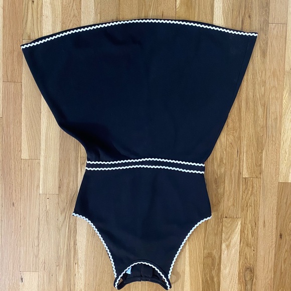 Hill House Dress - Picture 2 of 6